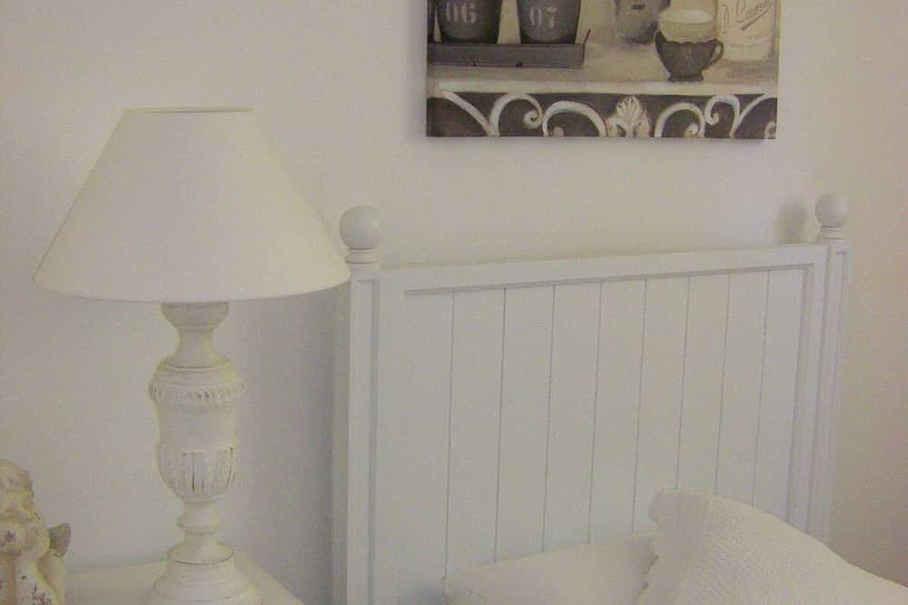 Drei Ebenen -2 Schlafzimmer-2 Badezimmer-im Freien Terrasse-komplett renoviert in Saignon, Regionaler Naturpark Luberon