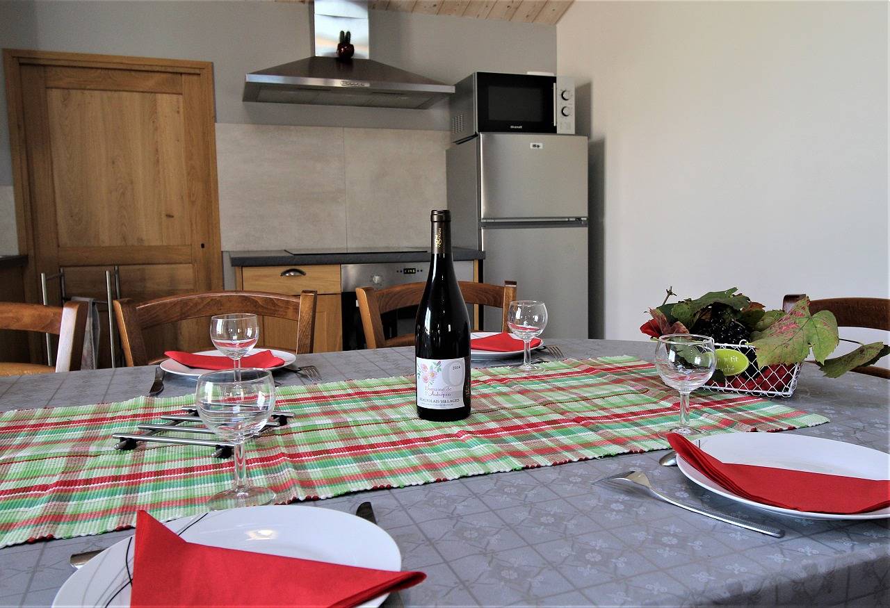 Gîte voor 6 personen met tuin in Quincié-en-Beaujolais, Villefranche-sur-Saône en omgeving