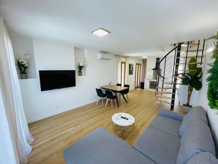 Gîte pour 9 personnes, avec terrasse et vue à Les Mées - 2