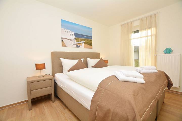 Ferienwohnung für 3 Personen, mit Terrasse und Garten sowie Ausblick in Stinteck - 2