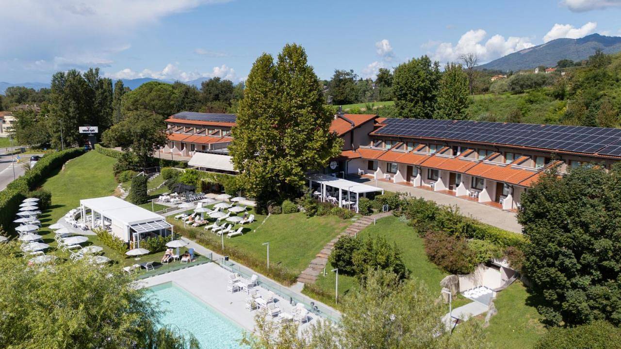 Superior Queen Room with Balcony and Lake View in Varese, Varese Province