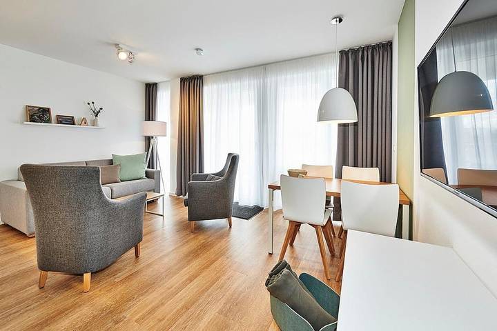 Ferienwohnung für 4 Personen, mit Balkon und Kinderpool sowie Sauna in Bensersiel