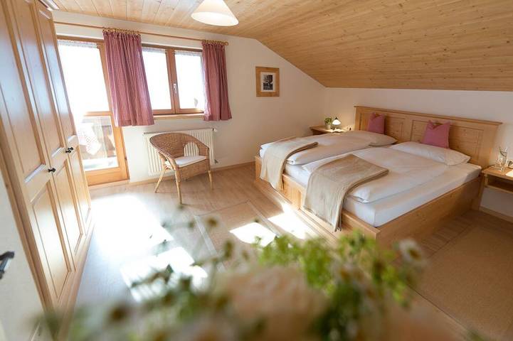 Entire apartment, Vacation apartment 3 - Seerose am See - Dream vacation directly on Lake Tegernsee in Bad Wiessee, Bavarian Alps