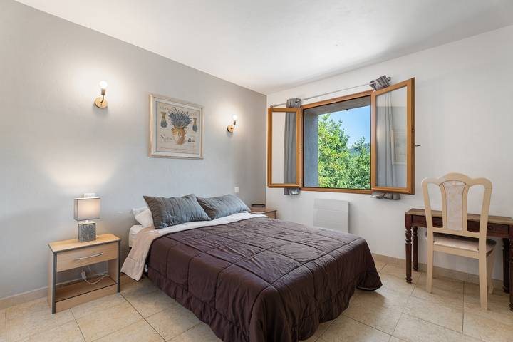 Location de vacances pour 8 personnes, avec terrasse et jardin à Le Bar-sur-Loup - 4