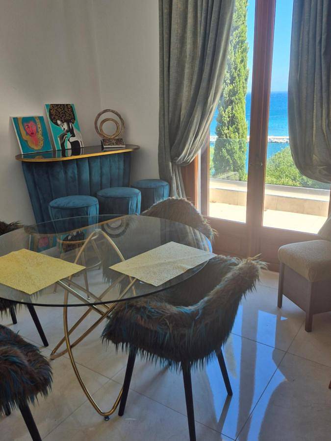 Appartamento per 4 persone, con Balcone e Idromassaggio nonché Terrazza e Giardino a Ipsos