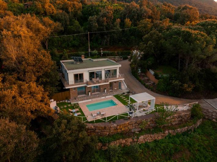 Villa mit pool für 11 Personen, mit Terrasse und Garten sowie Pool auf Elba