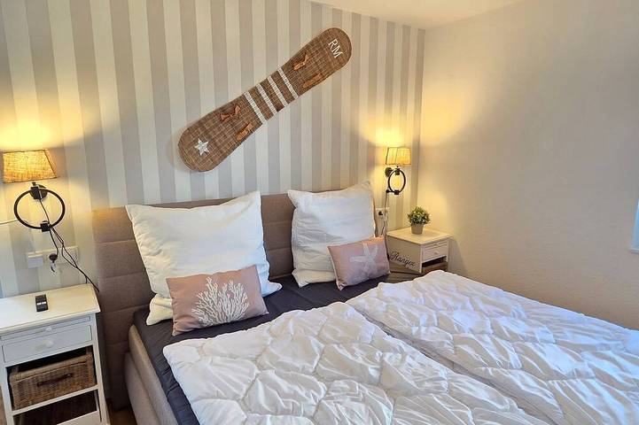 Ferienhaus für 8 Personen, mit Terrasse und Sauna sowie Garten in Carolinensiel - 4