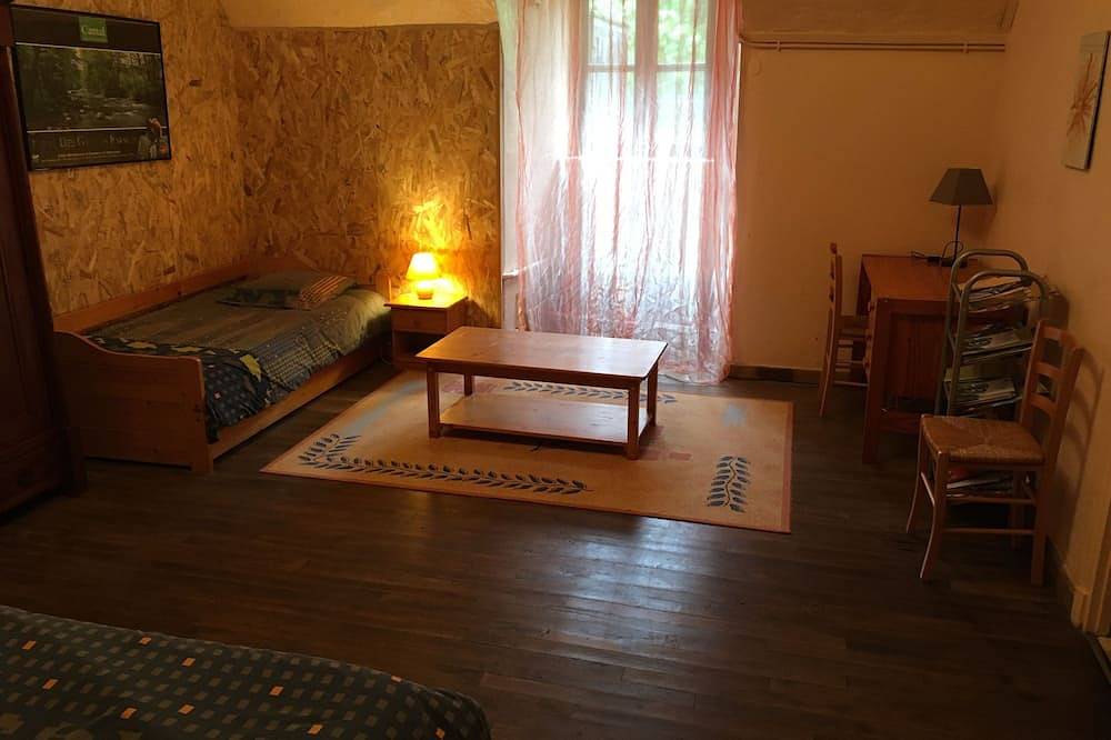 Gite de La Salle in fortified house of the sixteenth century in Vic-sur-Cere in Vic-sur-Cère, Région d'Aurillac