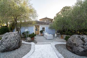 Gîte pour 4 personnes, avec jardin dans Dorgali
