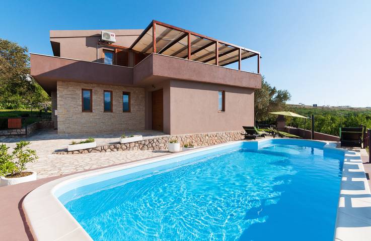 Ferienhaus für 8 Personen, mit Garten und Balkon sowie Pool