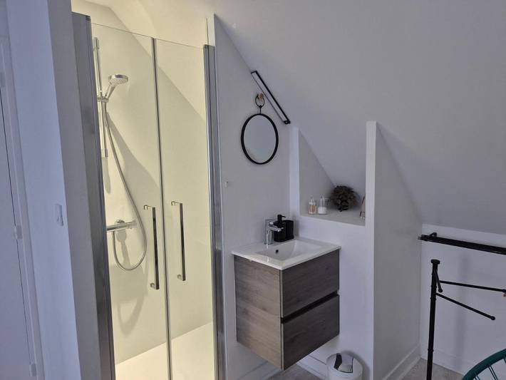 Location de vacances pour 2 personnes, avec jardin ainsi que terrasse et vue à Le Cloître-Saint-Thégonnec - 3