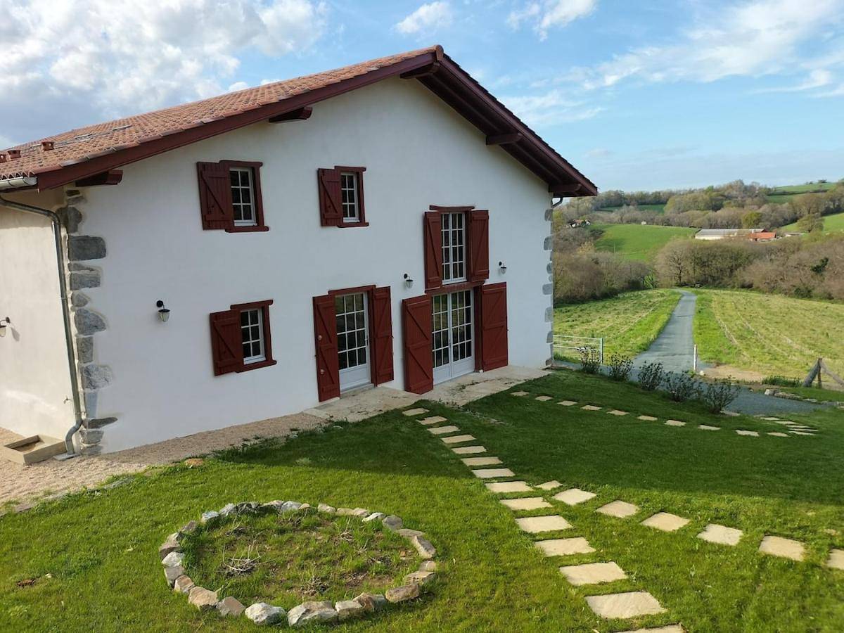 Maison basque de charme avec piscine in Souraïde, Région de Bayonne