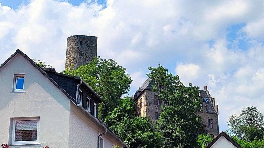 Ferienhaus für 11 Personen, mit Balkon und Garten in Usingen
