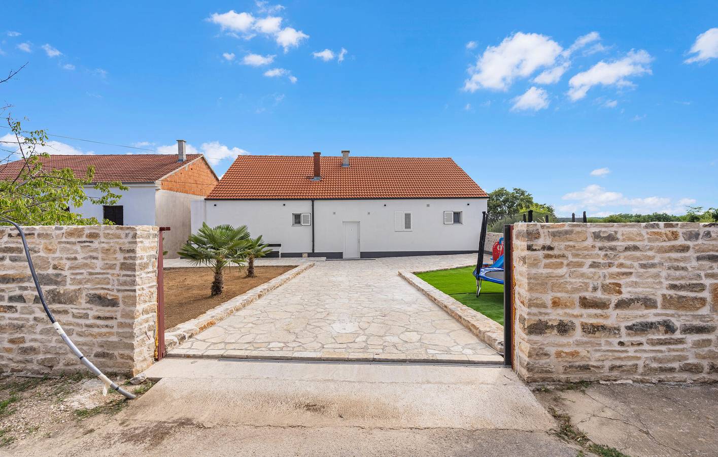 Ferienhaus für 10 Personen mit Pool in Skradin, Šibenik-Knin