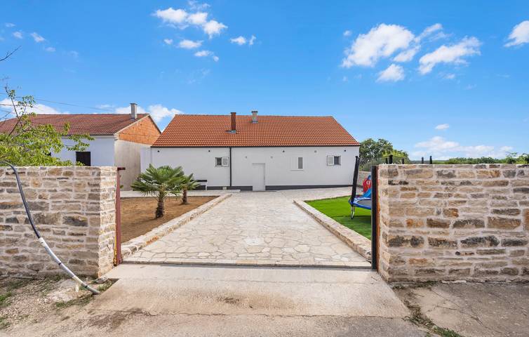 Ferienhaus für 10 Personen, mit Pool und Terrasse sowie Sauna - 1