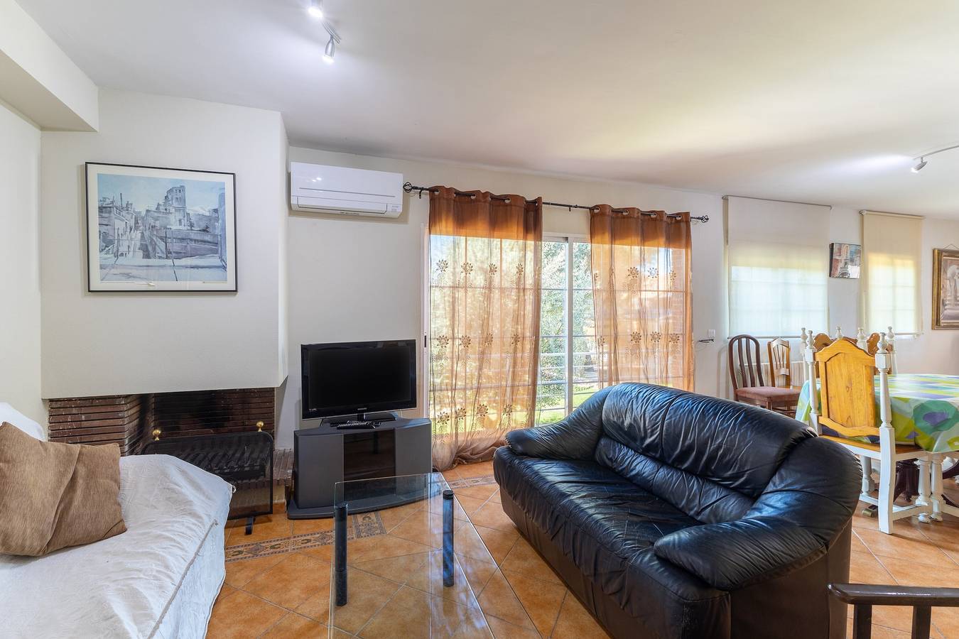 Casa de vacaciones 'Villa Pilara - Brunete' con piscina privada, Wi-Fi y aire acondicionado in Brunete, Provincia de Madrid