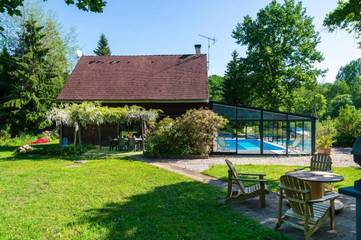 Gîte pour 10 personnes, avec jardin et piscine à Soligny-la-Trappe
