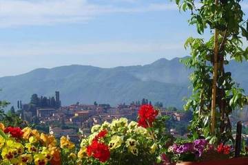 Location de vacances pour 7 personnes, avec piscine ainsi que jardin et balcon, animaux acceptés à Barga