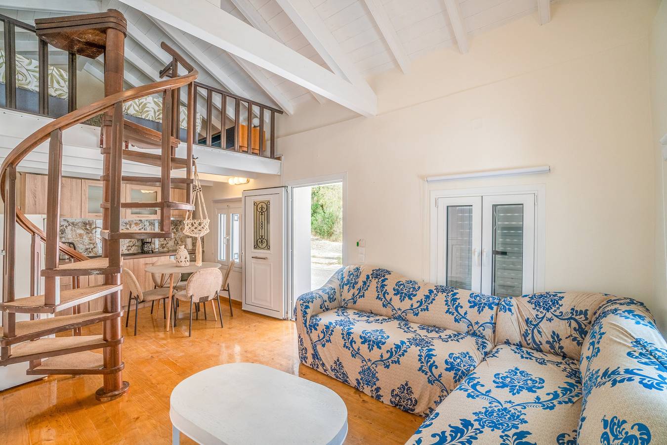 Appartement entier, Appartement "Villa Nicolas" avec vue sur les montagnes, Wi-Fi et climatisation in Corfou
