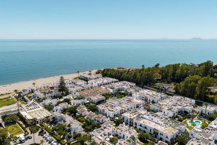 Casa Villacana | Beachside Townhouse Pools Bbq in Sun Beach, Estepona
