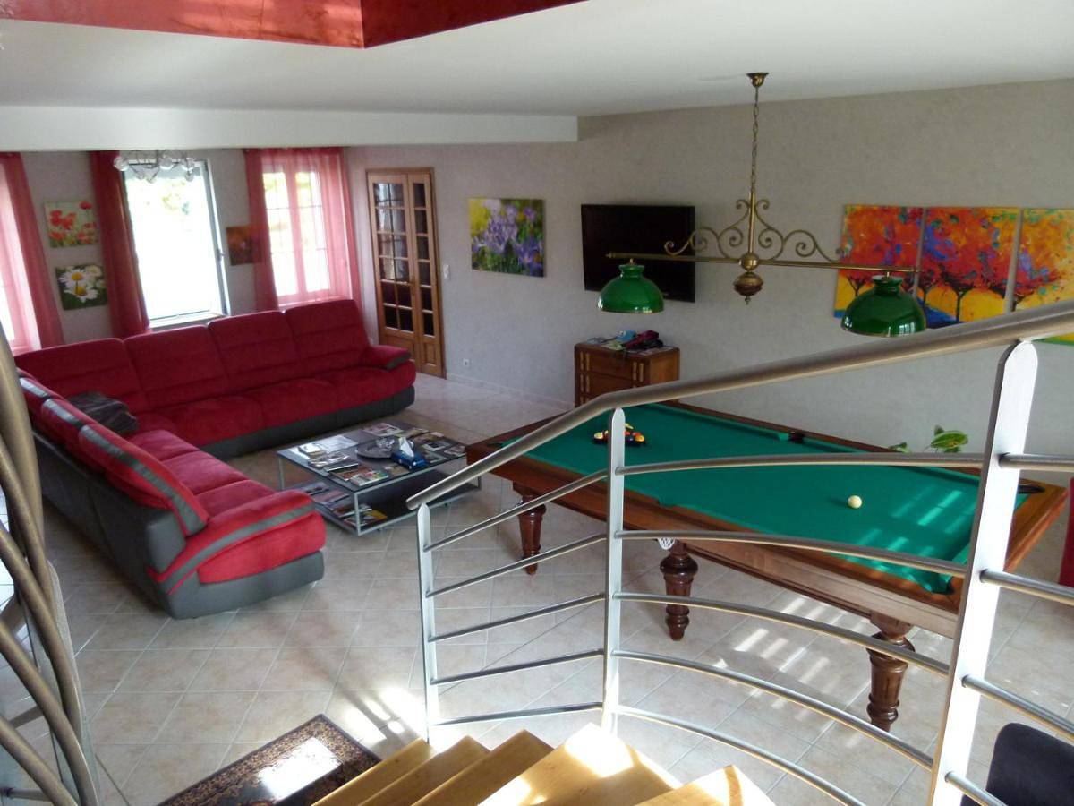 Gîte Lau'Livier- 9 pers Piscine chauffée et couverte in Haut-Bocage, Région de Montluçon