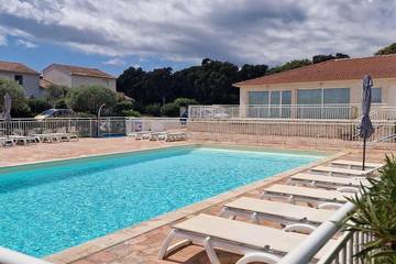 Gîte pour 5 personnes, avec jardin et piscine dans Prunete