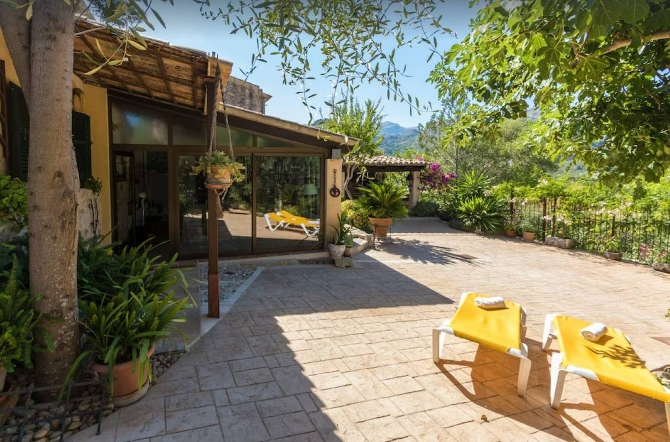 Finca "Camp De La Caseta" mit Bergblick, privatem Pool und Wlan in Pollença, Mallorca Norden