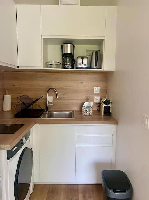 Geheel appartement, Studio with Balcony in Lagord, La Rochelle en omgeving