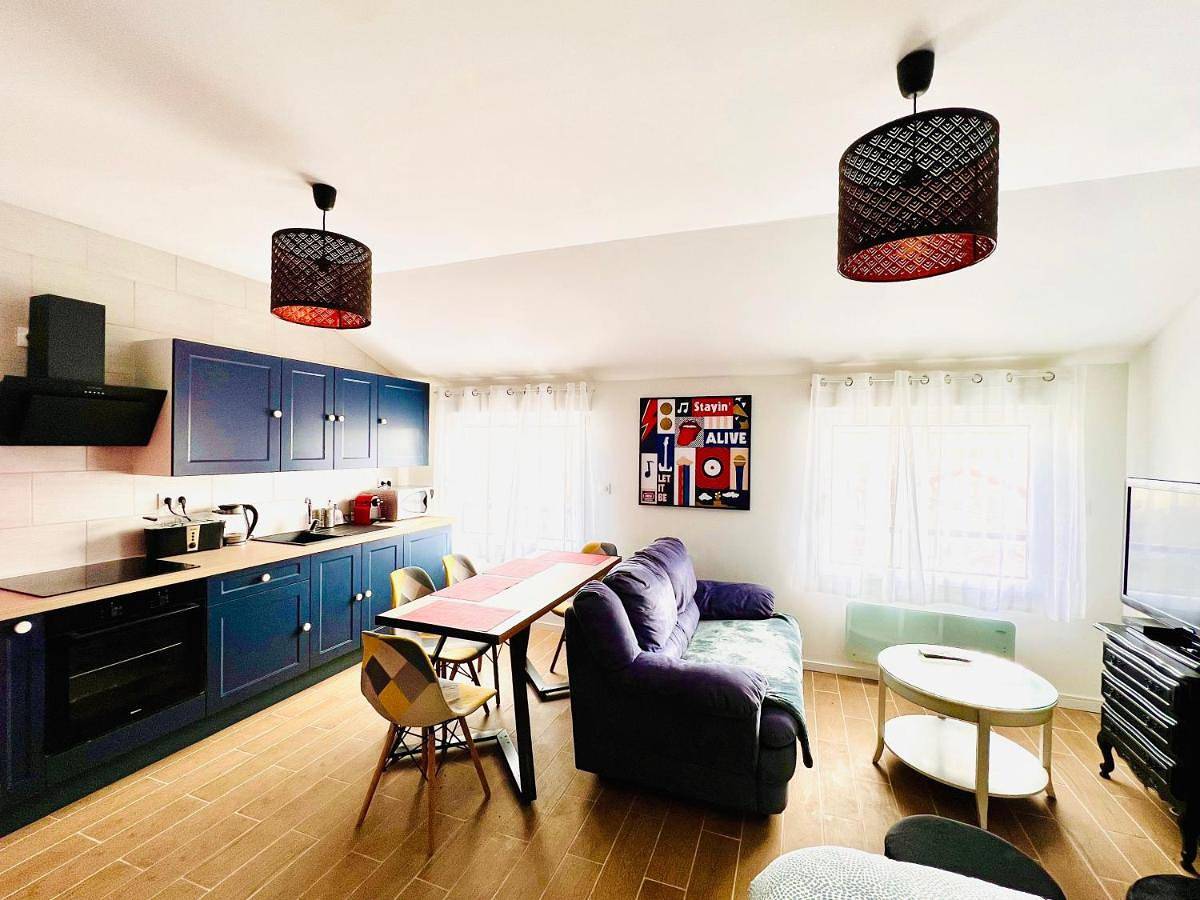 Appartement entier, Merveilleux T2 en hypercentre in Châlons-en-Champagne, Marne