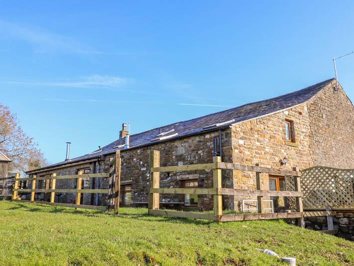 Log cabin for 3 people, with garden in Ribble Valley