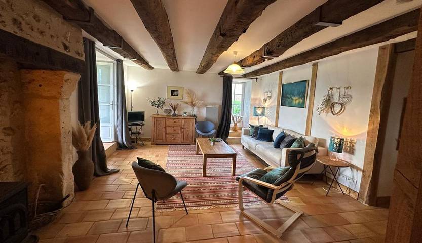 Location de vacances pour 2 personnes, avec jacuzzi ainsi que jardin et piscine à Villamblard - 3