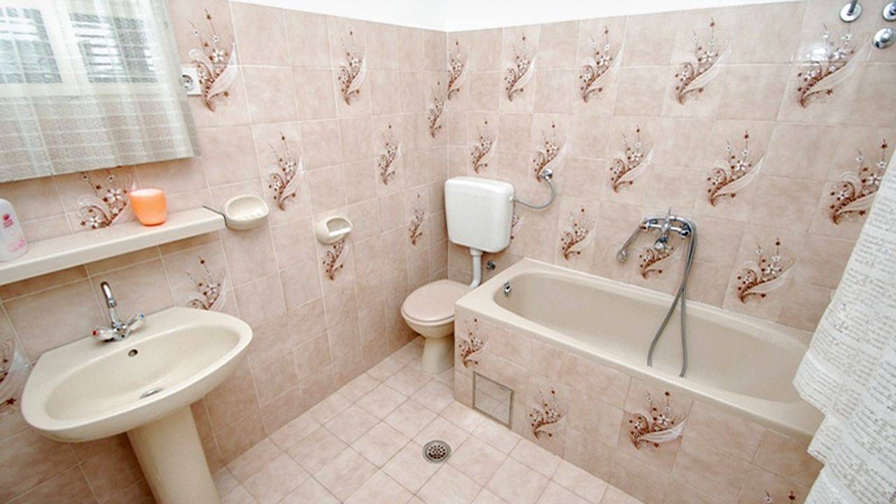 Ganze Ferienwohnung, Zimmer für 3 Personen (21 m²) in Zaostrog in Zaostrog, Makarska Riviera