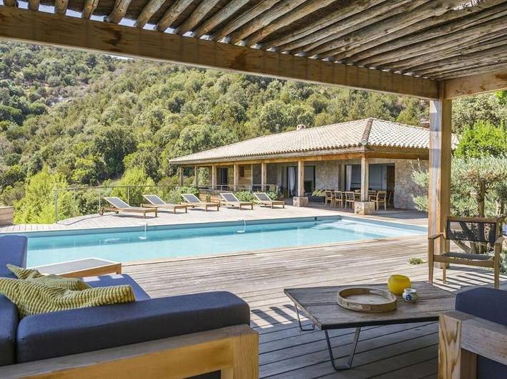 Villa pour 18 personnes, avec terrasse et piscine ainsi que jardin et vue dans Palombaggia - 3