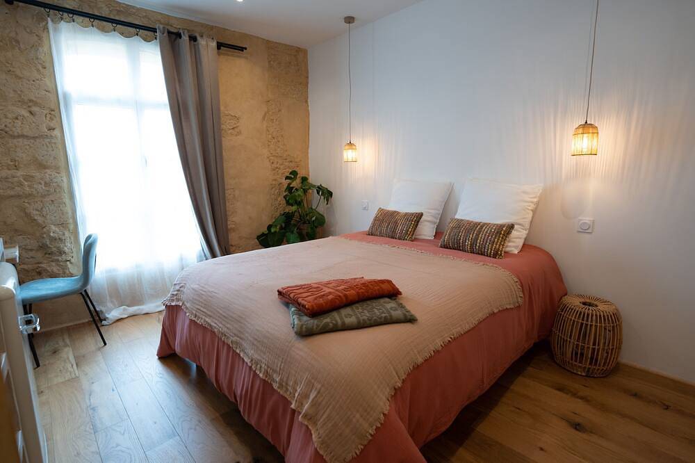 Ganze Wohnung, Studio-Ensuite-Blick auf den Hof in Salon-de-Provence, Mittelmeerküste (Frankreich)