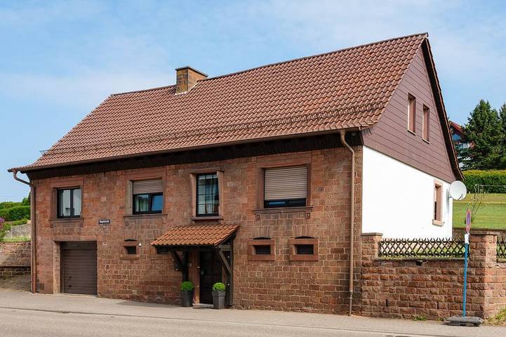 Ferienhaus für 8 Personen, mit Garten und Balkon