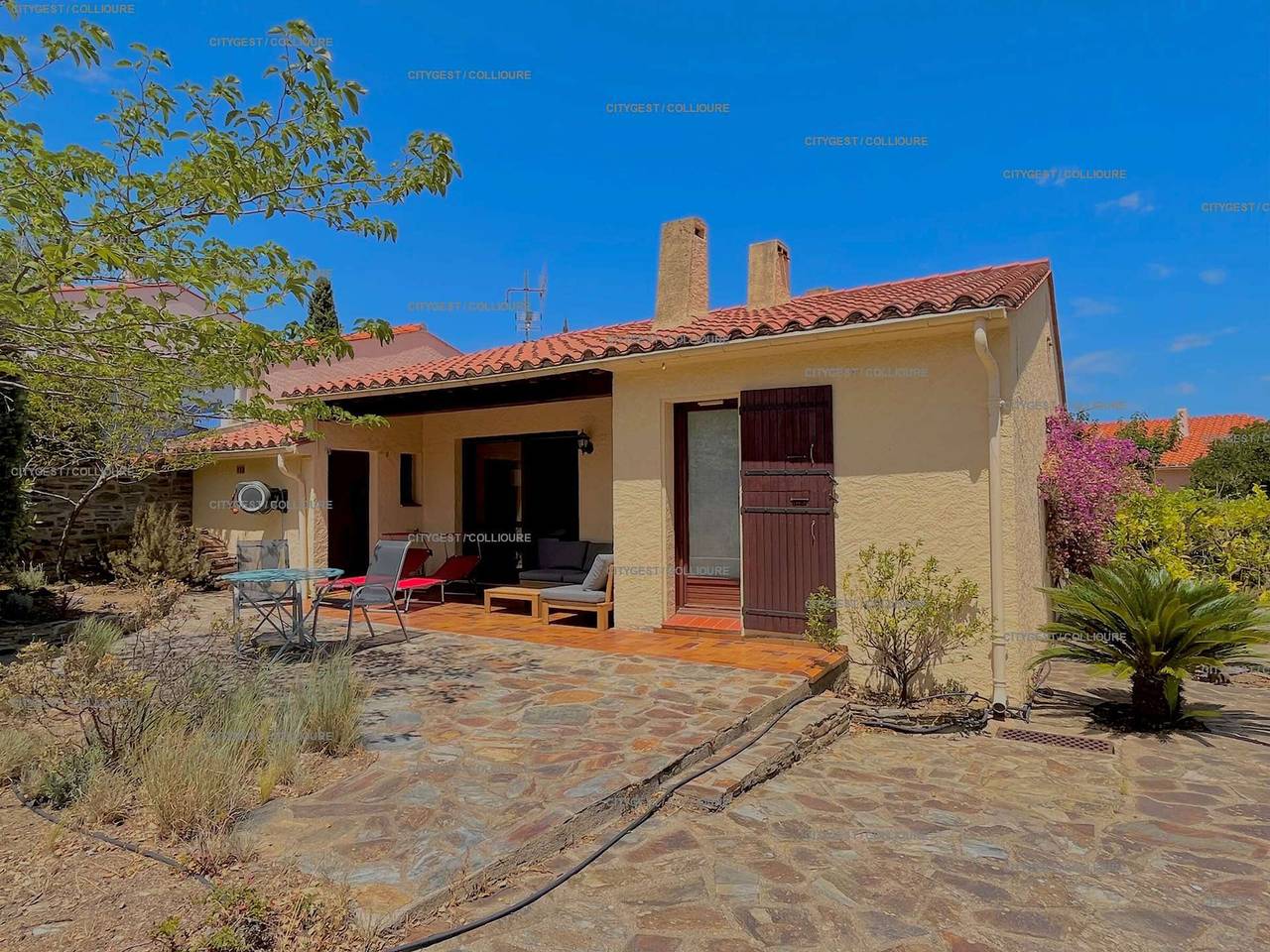 Angenehme Villa mit Gemeinschaftspool und Parkplatz, strandnah in La Côte Vermeille, Collioure