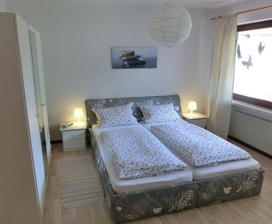 Ganze Ferienwohnung, 2-Bettwohnung mit Balkon in Burg Eltz, Burgen (Mosel)