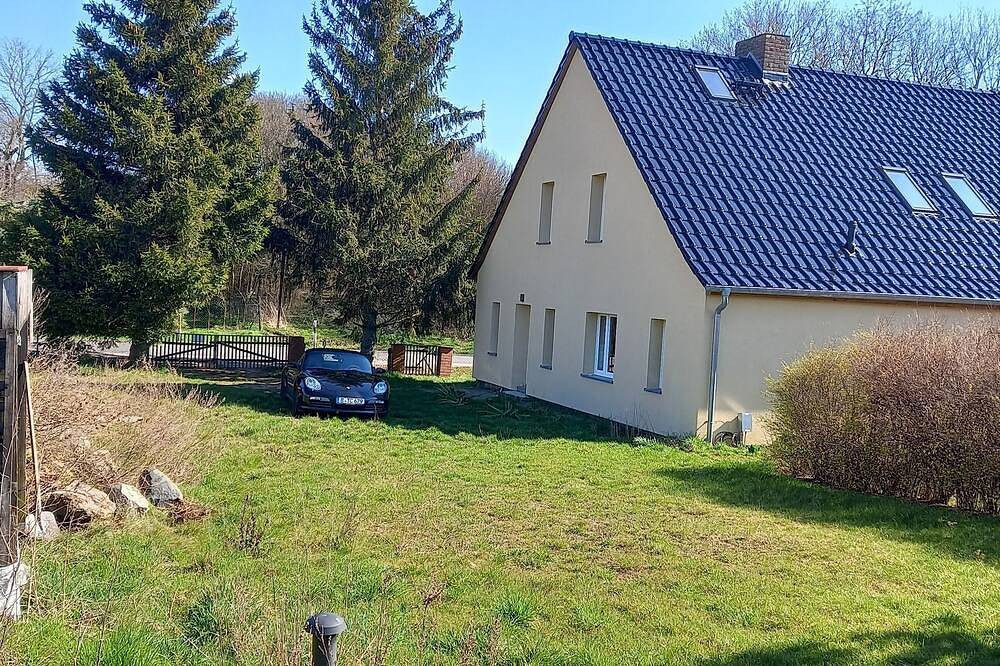 Ruhiges saniertes Ferienhaus 130 qm Mecklenburger Seenlandschaft bis 4 Personen in Woldegk, Mecklenburg-Strelitz
