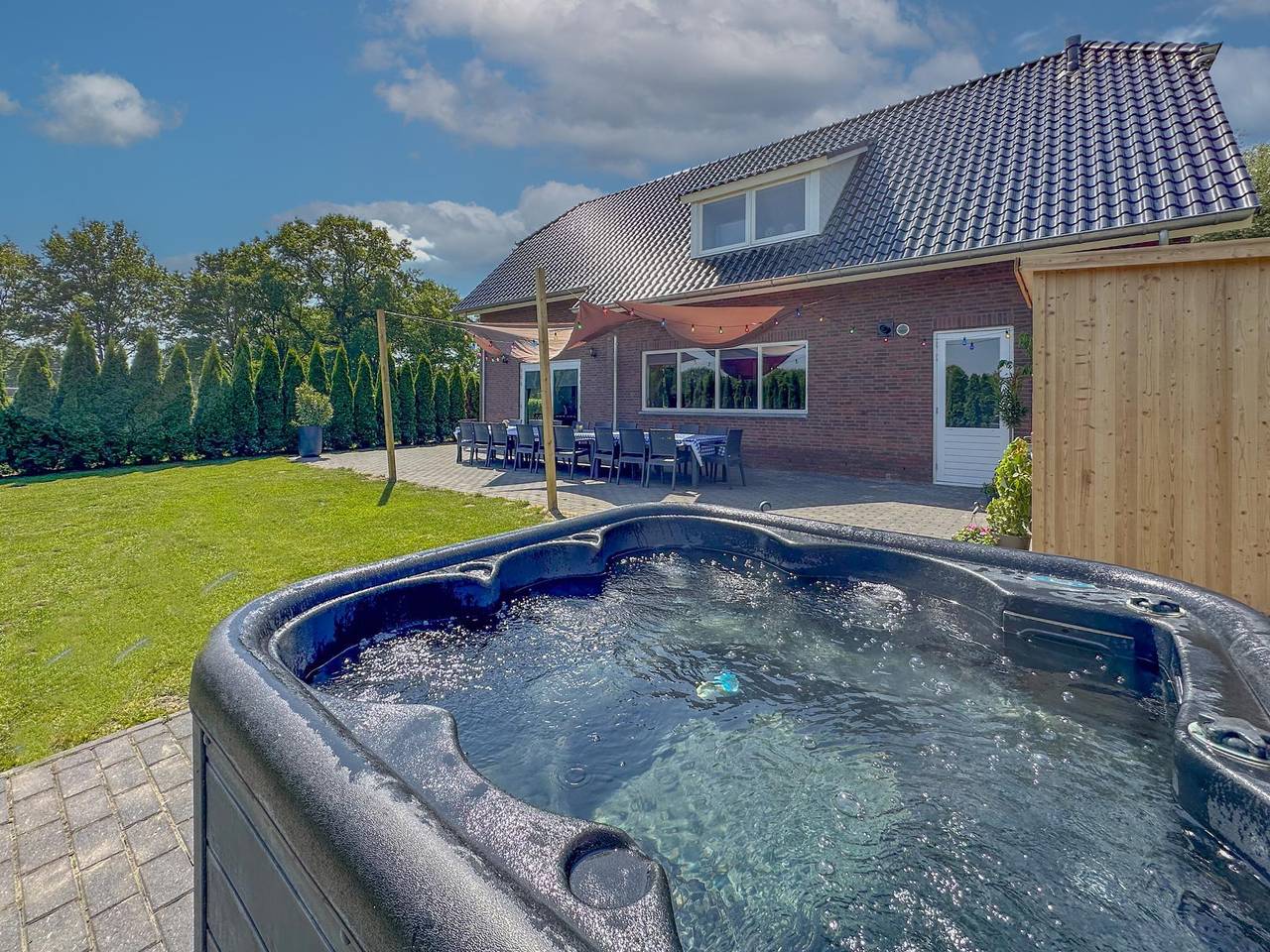 Ideaal familiehuis met spabad en grote tuin 18-p in Noord-Brabant