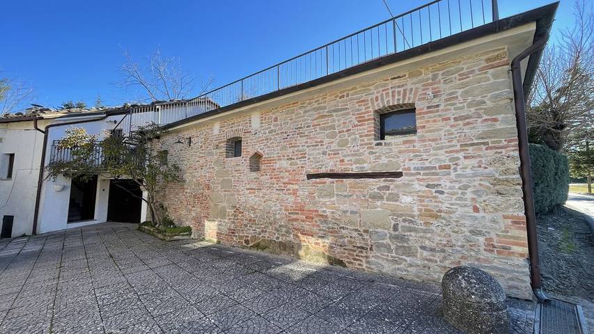 Casa vacanza per 4 persone, con piscina e giardino, con animali domestici in Amandola