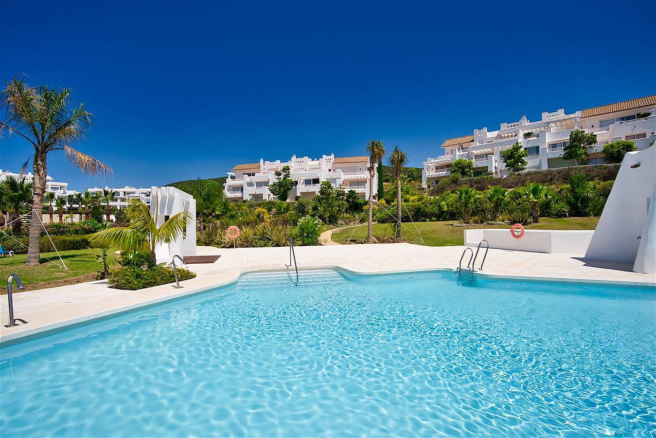 Entire apartment, Modern 2-Bedroom Apartment - Alcazaba Lagoon in Alcazaba Lagoon, Casares