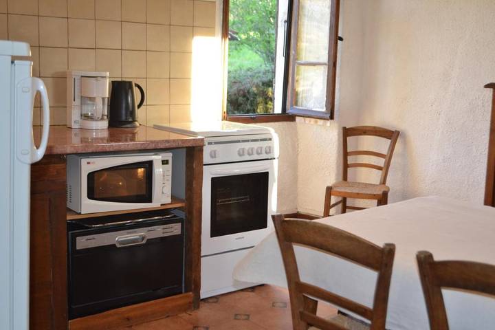 Location de vacances pour 5 personnes, avec vue et jardin, animaux acceptés à Sahune - 3