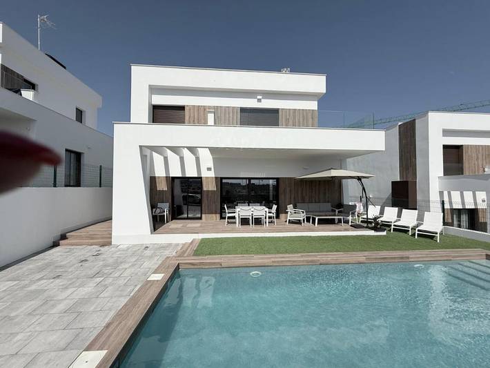 Casa rural para 6 personas, con piscina además de vistas y jardín en Finestrat