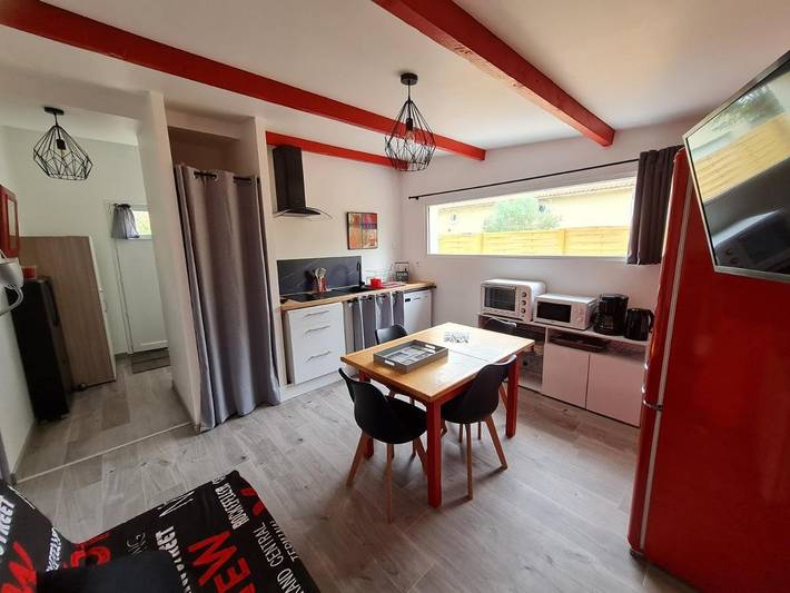 Gîte pour 4 personnes, avec terrasse à Smarves