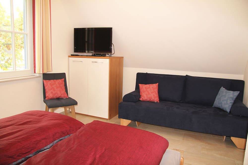 Strandnah, familienfreundlich, nachhaltig, Sauna, Kamin, Garten, e-Ladestation in Ostseebad Glowe, Glowe