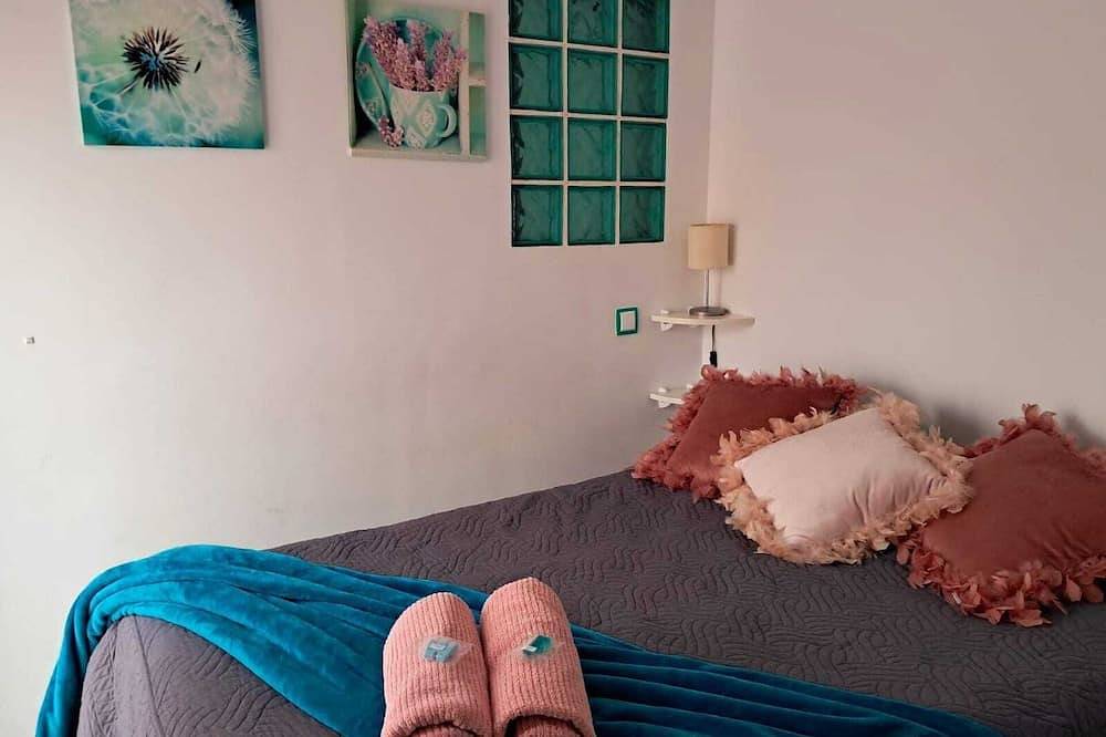 Entire apartment, La Doncella Apartment in Alcalá de Henares, Madrid Province