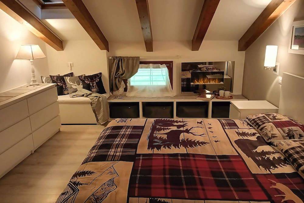 Appartamento intero, Elegante mansarda con vista Dolomiti, relax e natura a Levico Terme. in Levico Terme, Lago di Caldonazzo