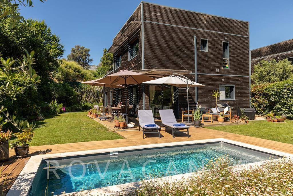 Modern Villa Within Walking Distance of Charming Vence in Vence (Alpes Marítimos), Region de Cannes