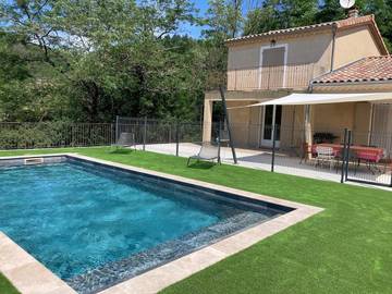 Cottage pour 8 personnes, avec piscine ainsi que jardin et vue à Chirols