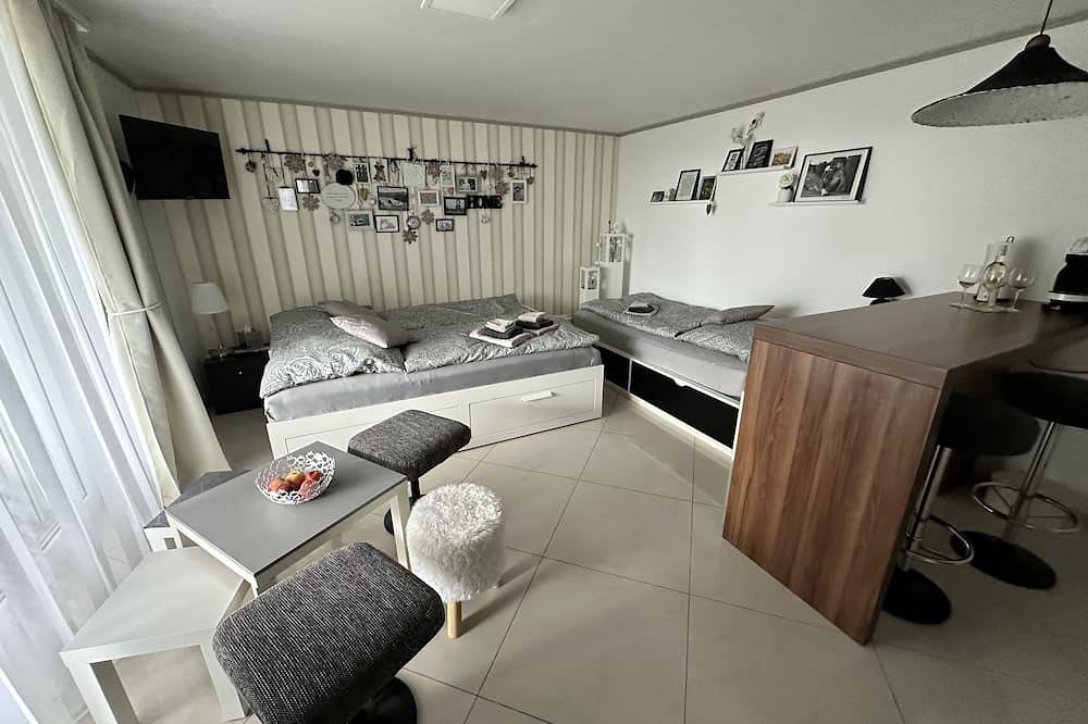 Apartamento inteiro, Romantisches Studio Inmitten von Weinbergen in Laufen-Uhwiesen, Cantão de Zurique